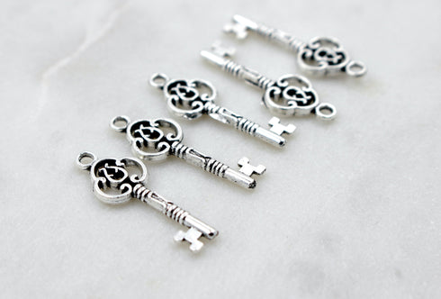 Set of 5, silver key charm, 29mm x 10mm , 1 set